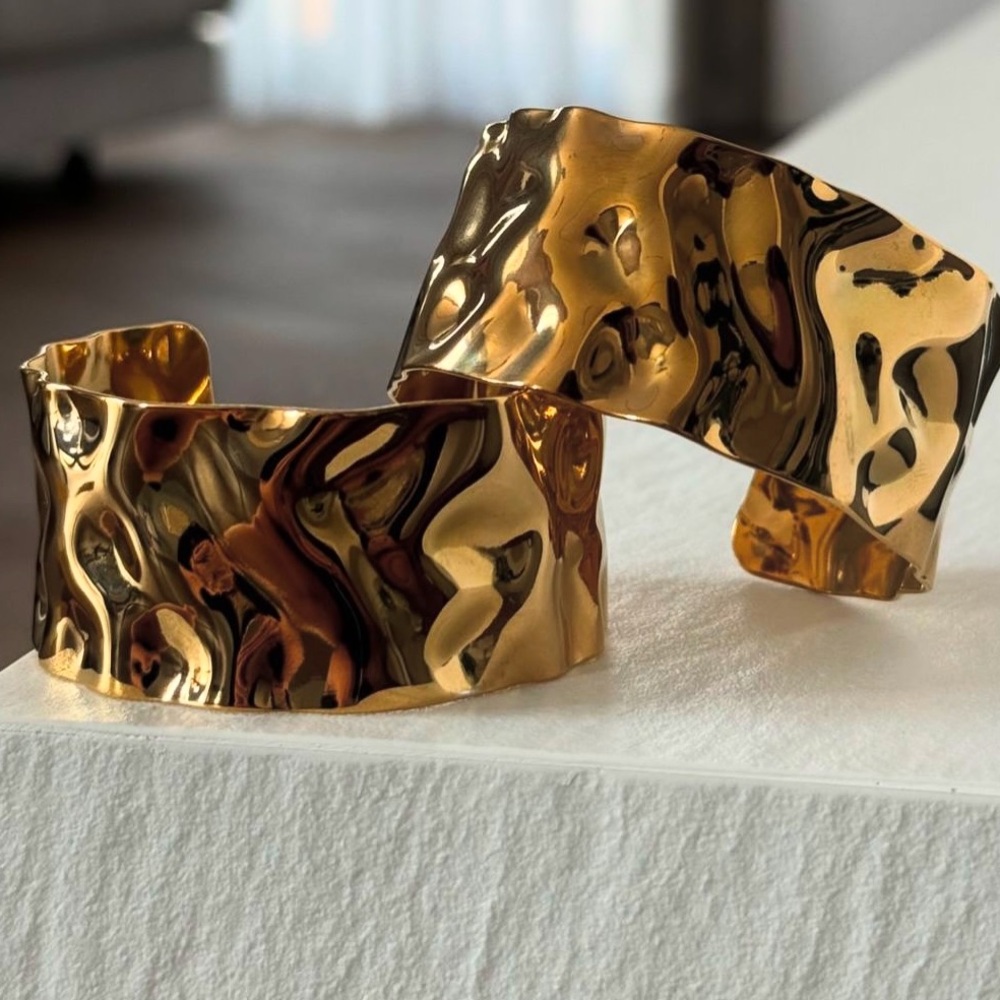GOLDEN CUFF BRACELET
